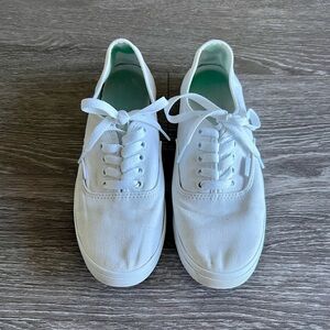 Vans / White Canvas Shoes / Used / M: 7.5 / W 9.0 / 🛹